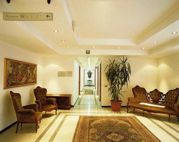 Azzano San Paolo Hotel La Cascata מראה חיצוני תמונה